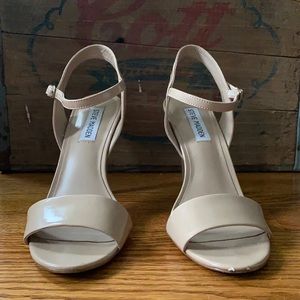 Steve Madden- Sandal Heel (nude)